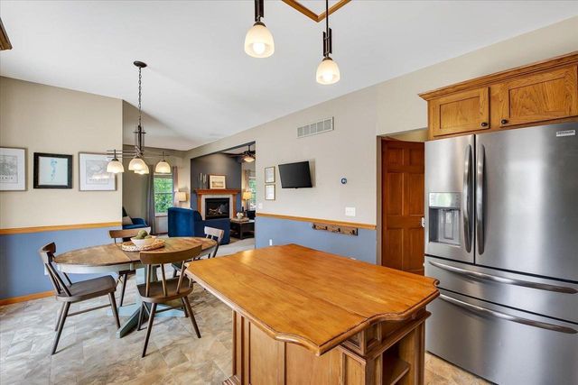1398 Overlook Pass, Sun Prairie, WI 53590
