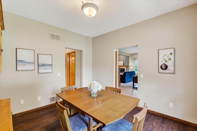 1398 Overlook Pass, Sun Prairie, WI 53590