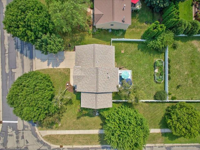 1398 Overlook Pass, Sun Prairie, WI 53590