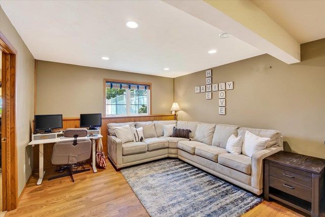 1398 Overlook Pass, Sun Prairie, WI 53590