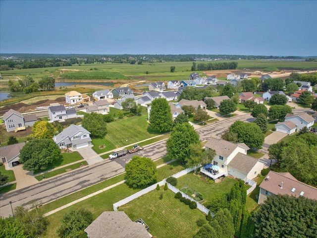 1398 Overlook Pass, Sun Prairie, WI 53590