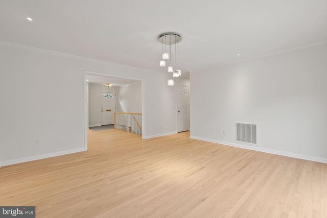 5023 SANGAMORE RD, Bethesda, MD 20816