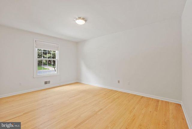 5023 SANGAMORE RD, Bethesda, MD 20816