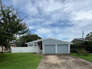 107 Tarpon Avenue, Galveston, TX 77550