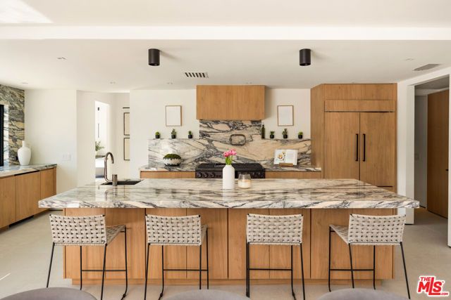 483 E Santiago Way, Palm Springs, CA 92264