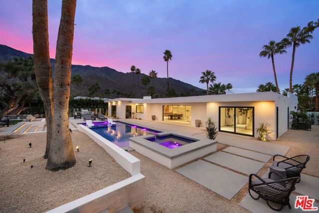 483 E Santiago Way, Palm Springs, CA 92264