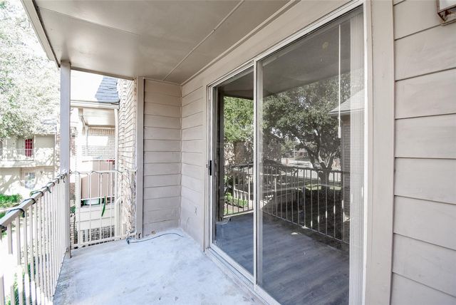 1515 Sandy Springs Road 1006, Houston, TX 77042