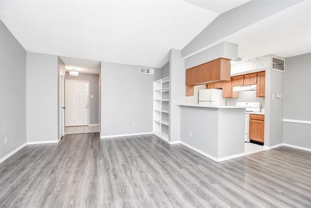 1515 Sandy Springs Road 1006, Houston, TX 77042