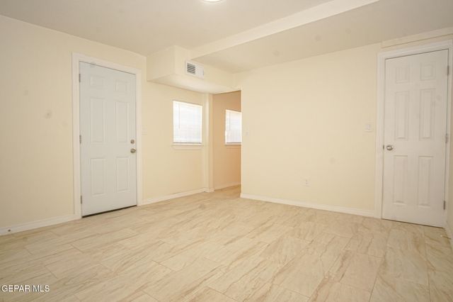 7320 Dale Road 3, El Paso, TX 79915