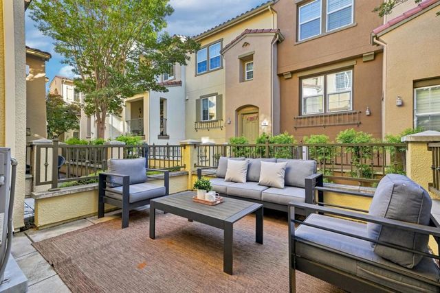 1158 Mente Linda Loop, Milpitas, CA 95035