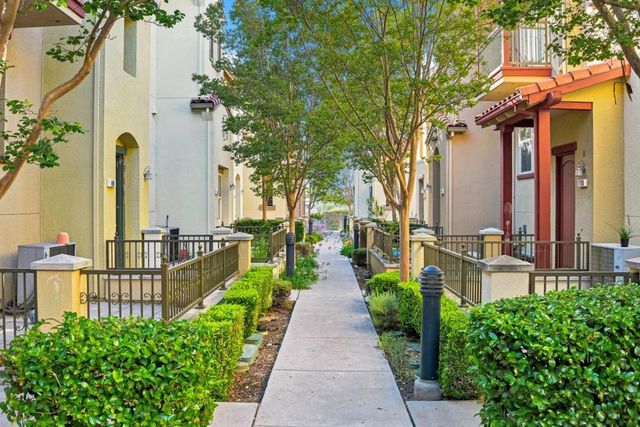 1158 Mente Linda Loop, Milpitas, CA 95035