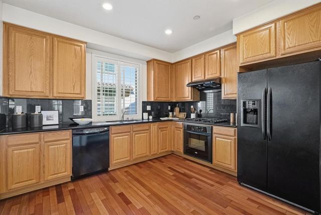 1158 Mente Linda Loop, Milpitas, CA 95035