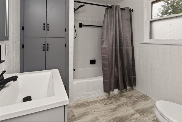 522 Latta Rd, Greece, NY 14612