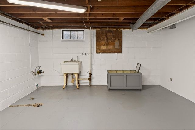 522 Latta Rd, Greece, NY 14612