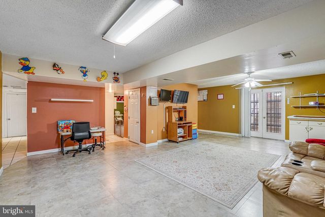 3444 WASHINGTON DR, Falls Church, VA 22041