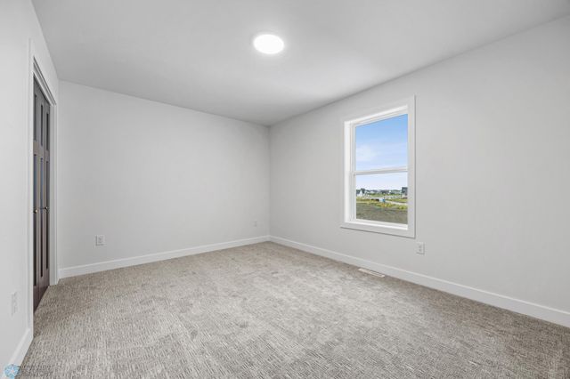 8447 61 Street S, Horace, ND 58047