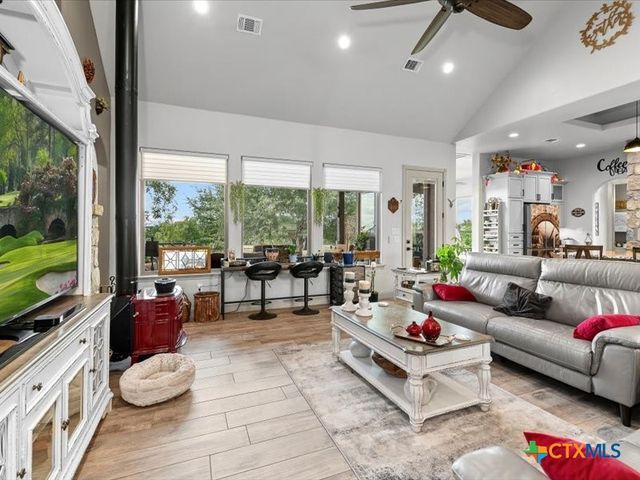 128 Strada Luca, Florence, TX 76527