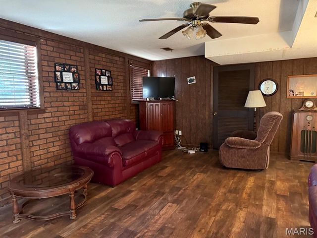 10357 County Road 605, Dexter, MO 63841