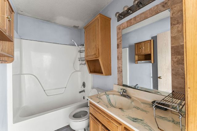 42 Burnett Circle, Bentonville, AR 72712