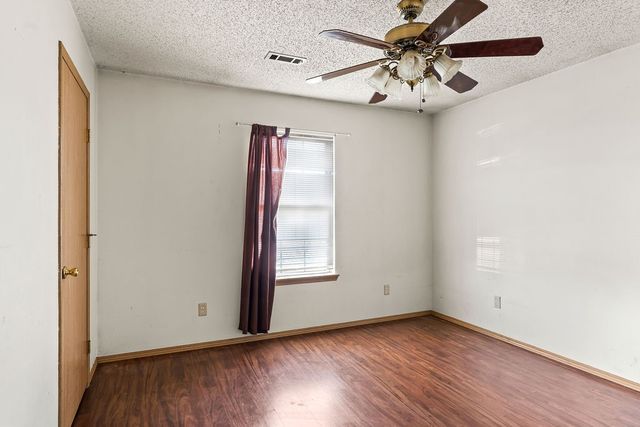 42 Burnett Circle, Bentonville, AR 72712