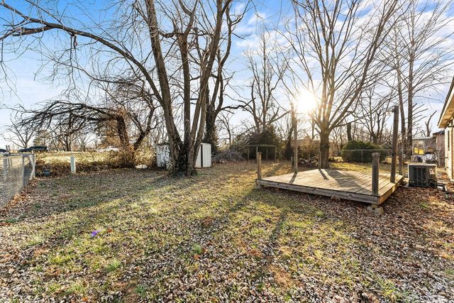 42 Burnett Circle, Bentonville, AR 72712