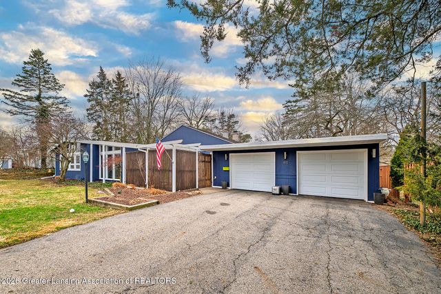 815 Knoll Road, East Lansing, MI 48823