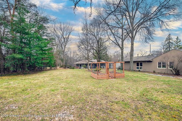 815 Knoll Road, East Lansing, MI 48823
