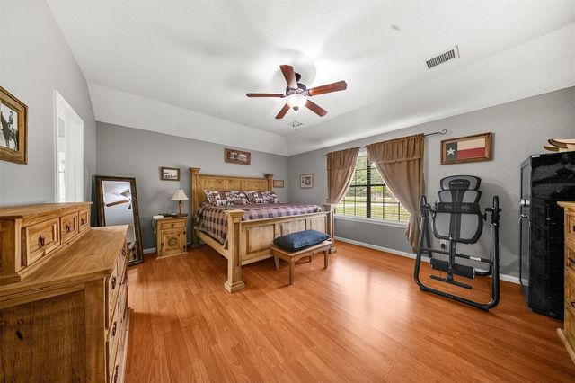 11414 Oak Springs Dr, Willis, TX 77378