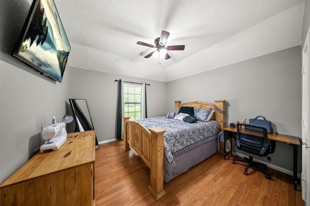 11414 Oak Springs Dr, Willis, TX 77378