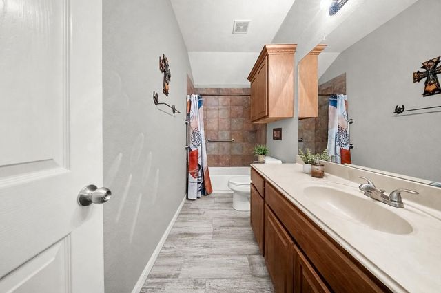 11414 Oak Springs Dr, Willis, TX 77378