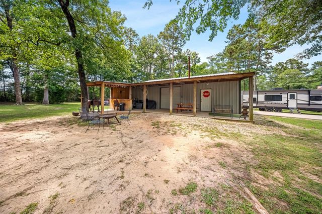 11414 Oak Springs Dr, Willis, TX 77378