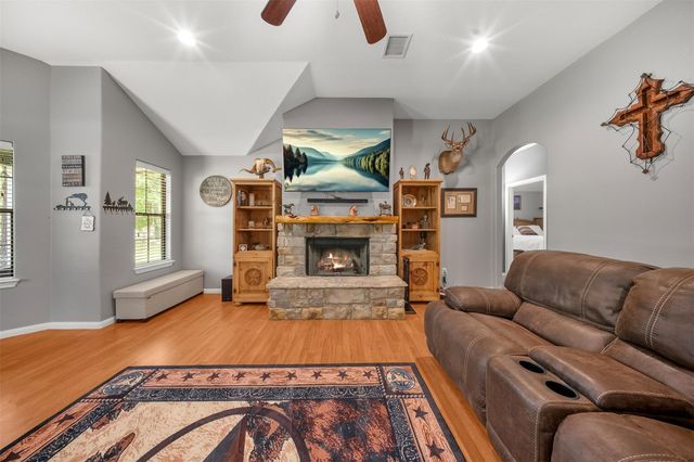 11414 Oak Springs Dr, Willis, TX 77378