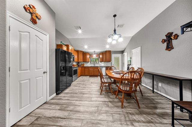 11414 Oak Springs Dr, Willis, TX 77378