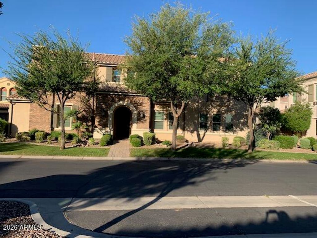 Image 1 of property listing at 4110 S GREYTHORNE Way, Chandler, AZ 85248