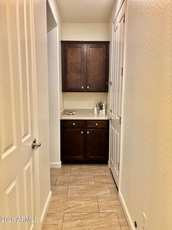 Image 12 of property listing at 4110 S GREYTHORNE Way, Chandler, AZ 85248