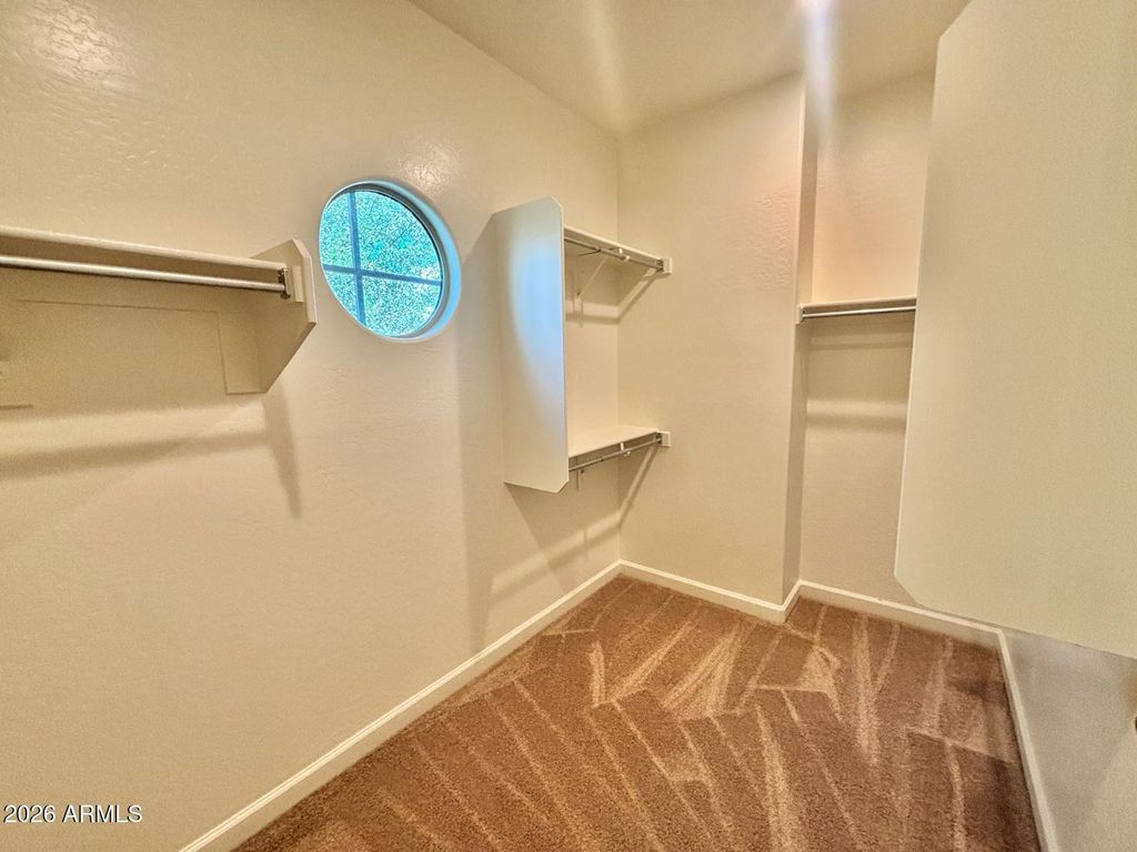 Image 20 of property listing at 4110 S GREYTHORNE Way, Chandler, AZ 85248