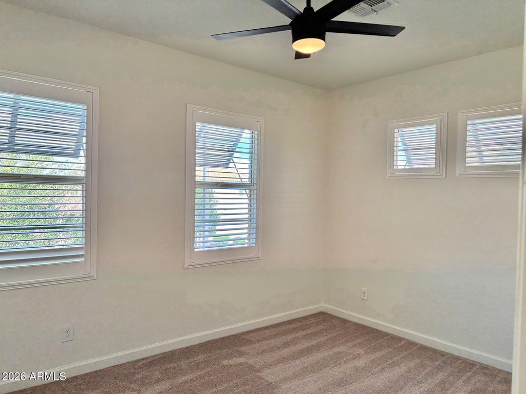 Image 23 of property listing at 4110 S GREYTHORNE Way, Chandler, AZ 85248