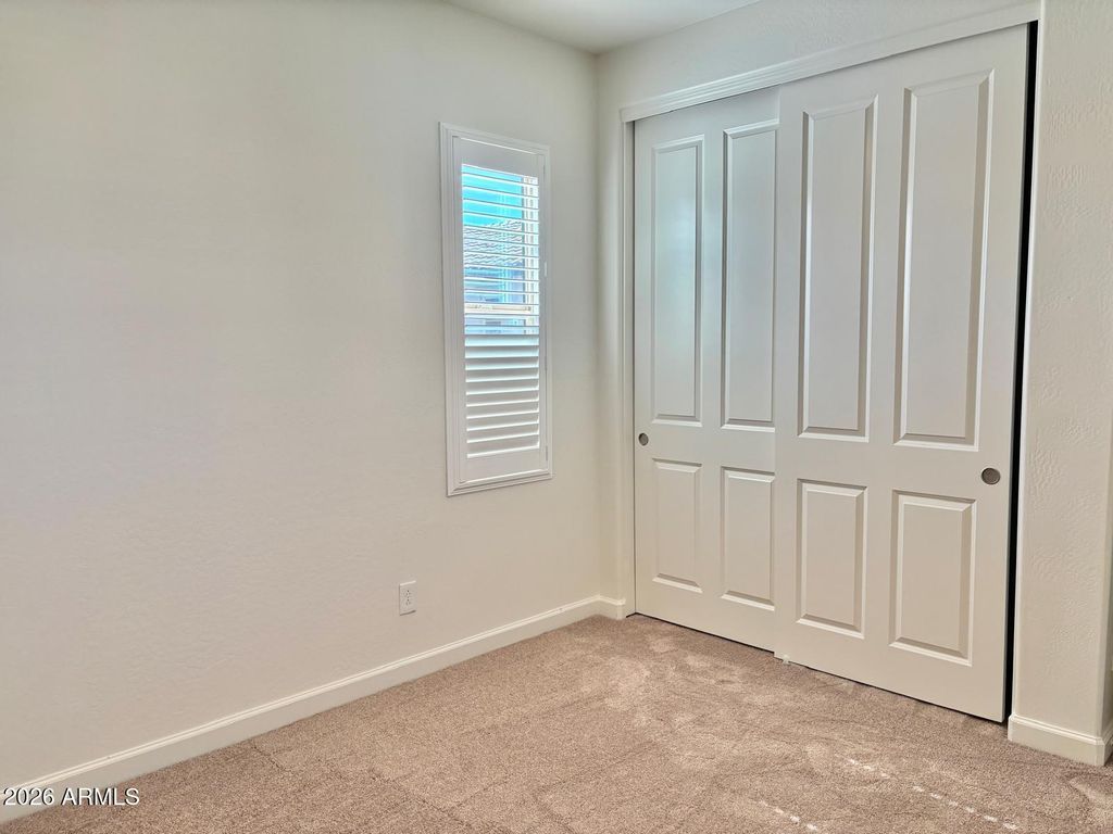 Image 25 of property listing at 4110 S GREYTHORNE Way, Chandler, AZ 85248