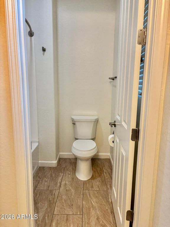 Image 30 of property listing at 4110 S GREYTHORNE Way, Chandler, AZ 85248