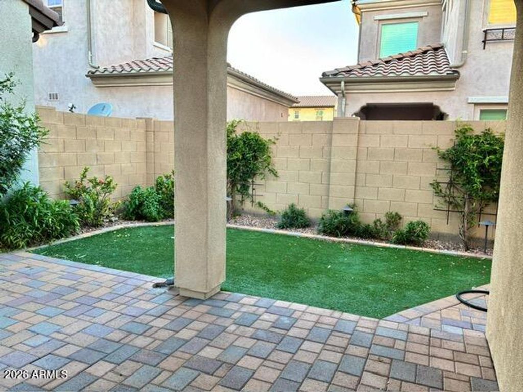 Image 35 of property listing at 4110 S GREYTHORNE Way, Chandler, AZ 85248