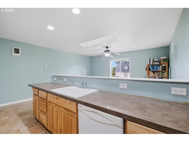 4876 OLD SALEM Rd, Albany, OR 97321