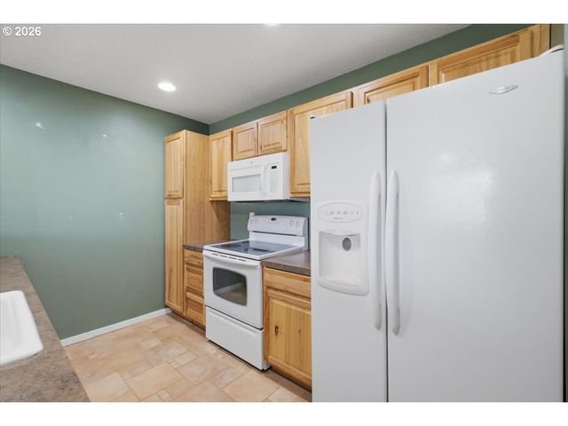 4876 OLD SALEM Rd, Albany, OR 97321