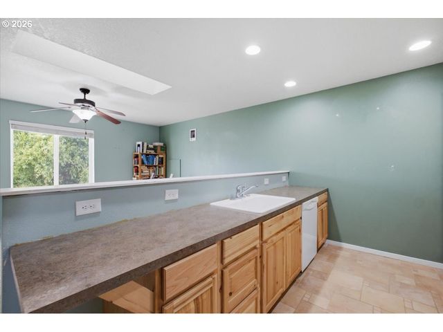 4876 OLD SALEM Rd, Albany, OR 97321