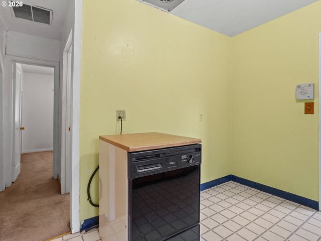 150 RIVER Ln, Gladstone, OR 97027