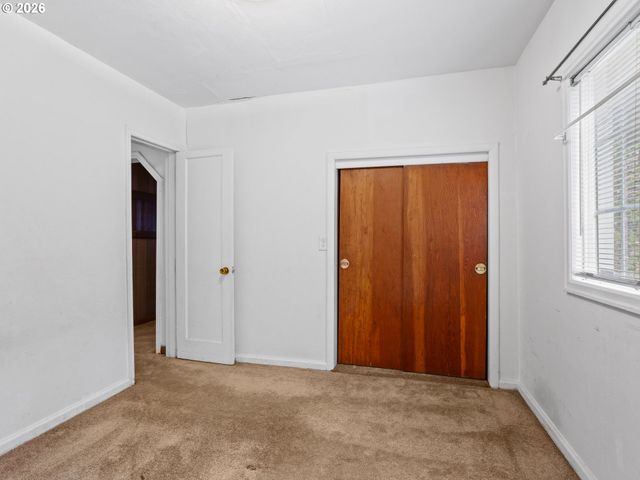 150 RIVER Ln, Gladstone, OR 97027