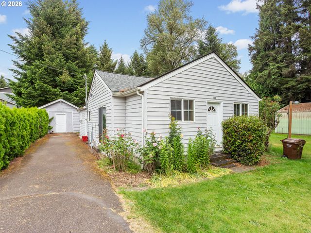 150 RIVER Ln, Gladstone, OR 97027