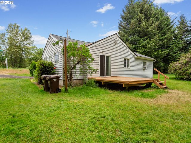 150 RIVER Ln, Gladstone, OR 97027