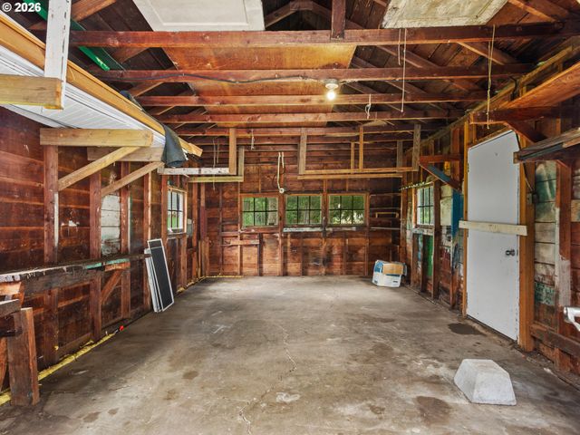 150 RIVER Ln, Gladstone, OR 97027
