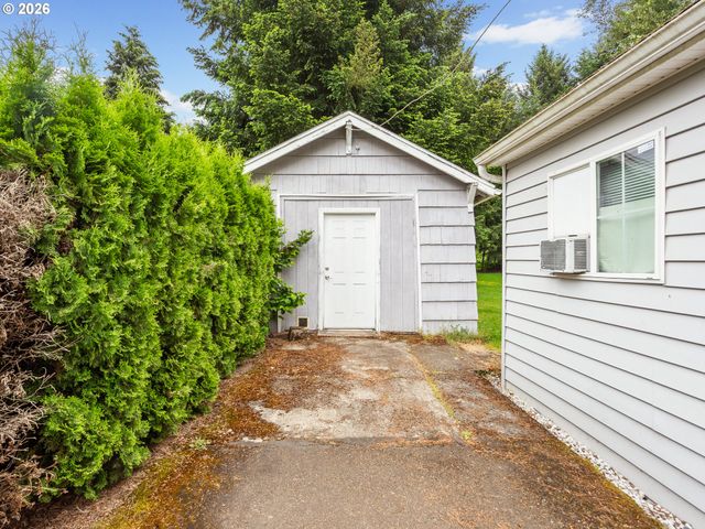 150 RIVER Ln, Gladstone, OR 97027