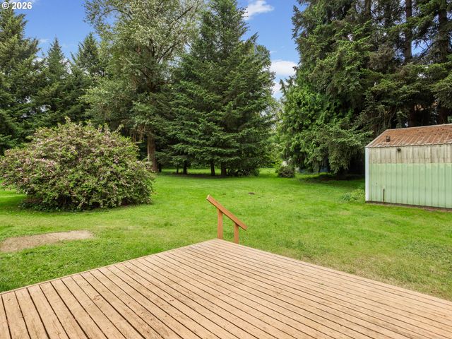 150 RIVER Ln, Gladstone, OR 97027